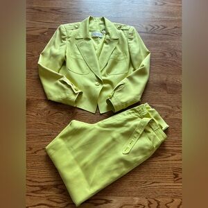 Dana Buchman 2PC Suit Set Blazer & Pants Light Green 100 % Silk Size 10 Petite